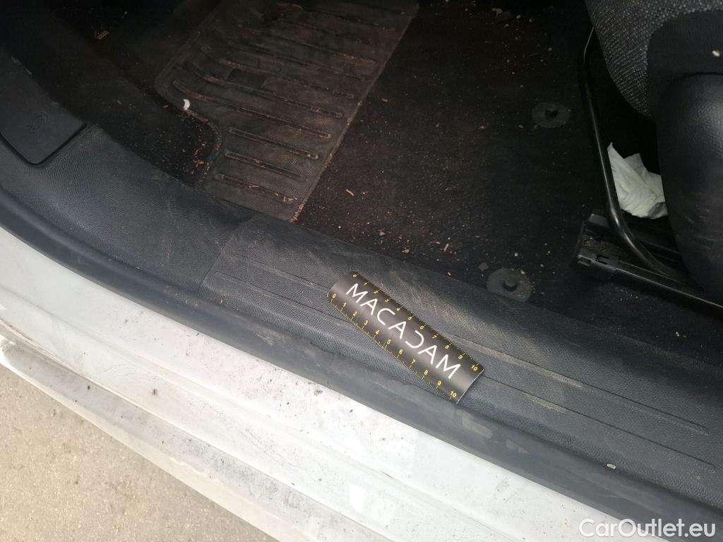  Peugeot  208  Active Business 1.2 PureTech 100CV BVM6 E6d #46