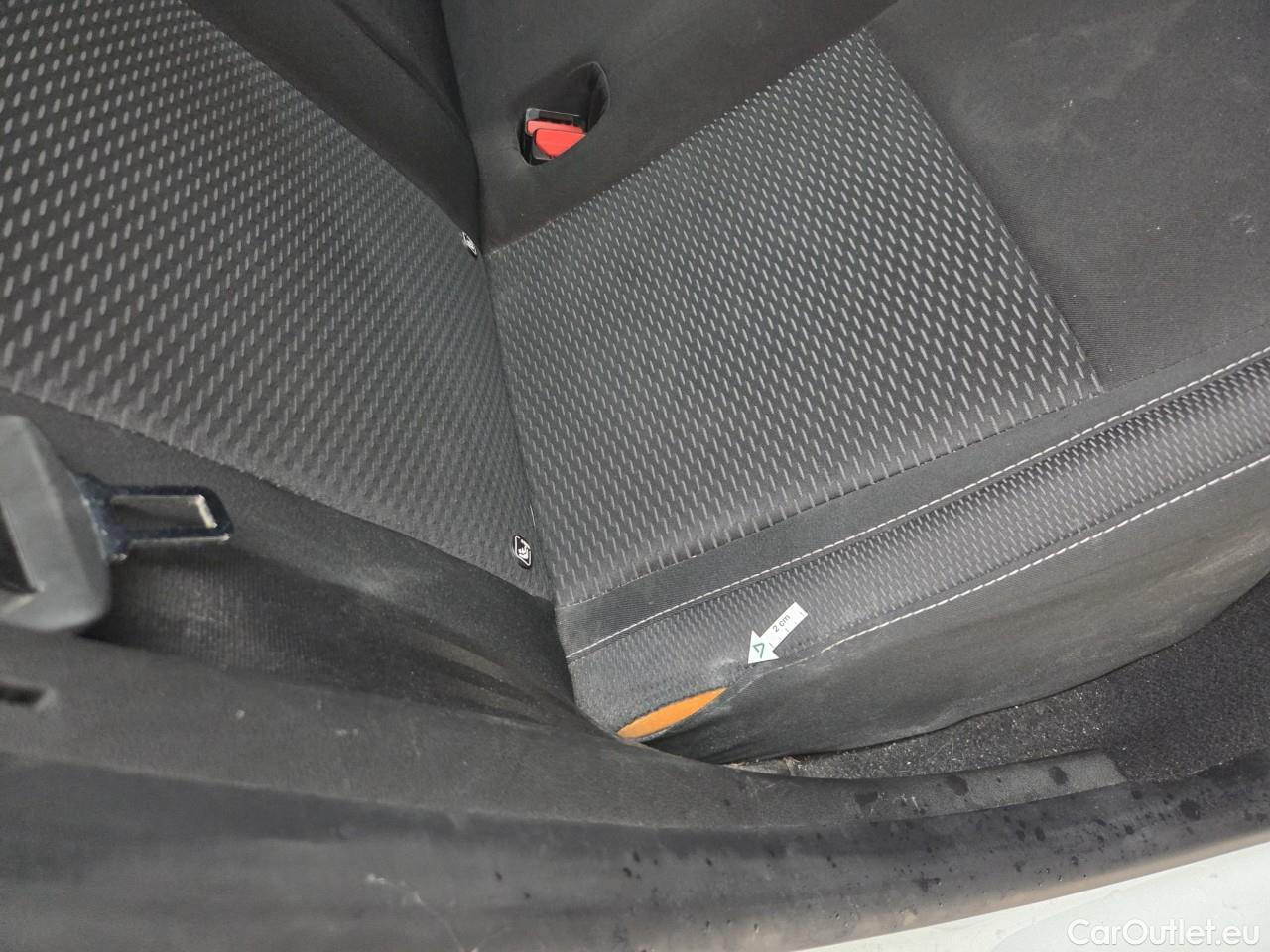  Dacia  Duster 1.5 Blue dCi 115CP Comfort 4WD #50