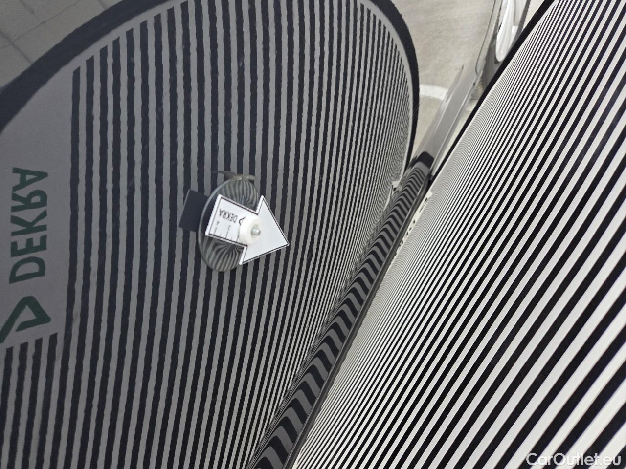  Volkswagen  Passat Advance 1.5 TSI ACT 150 CP #26