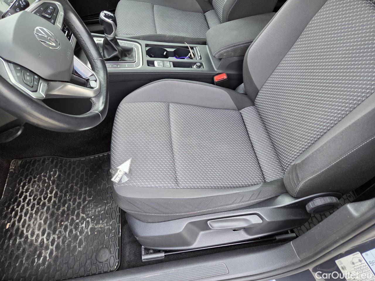  Volkswagen  Passat Advance 1.5 TSI ACT 150 CP #45