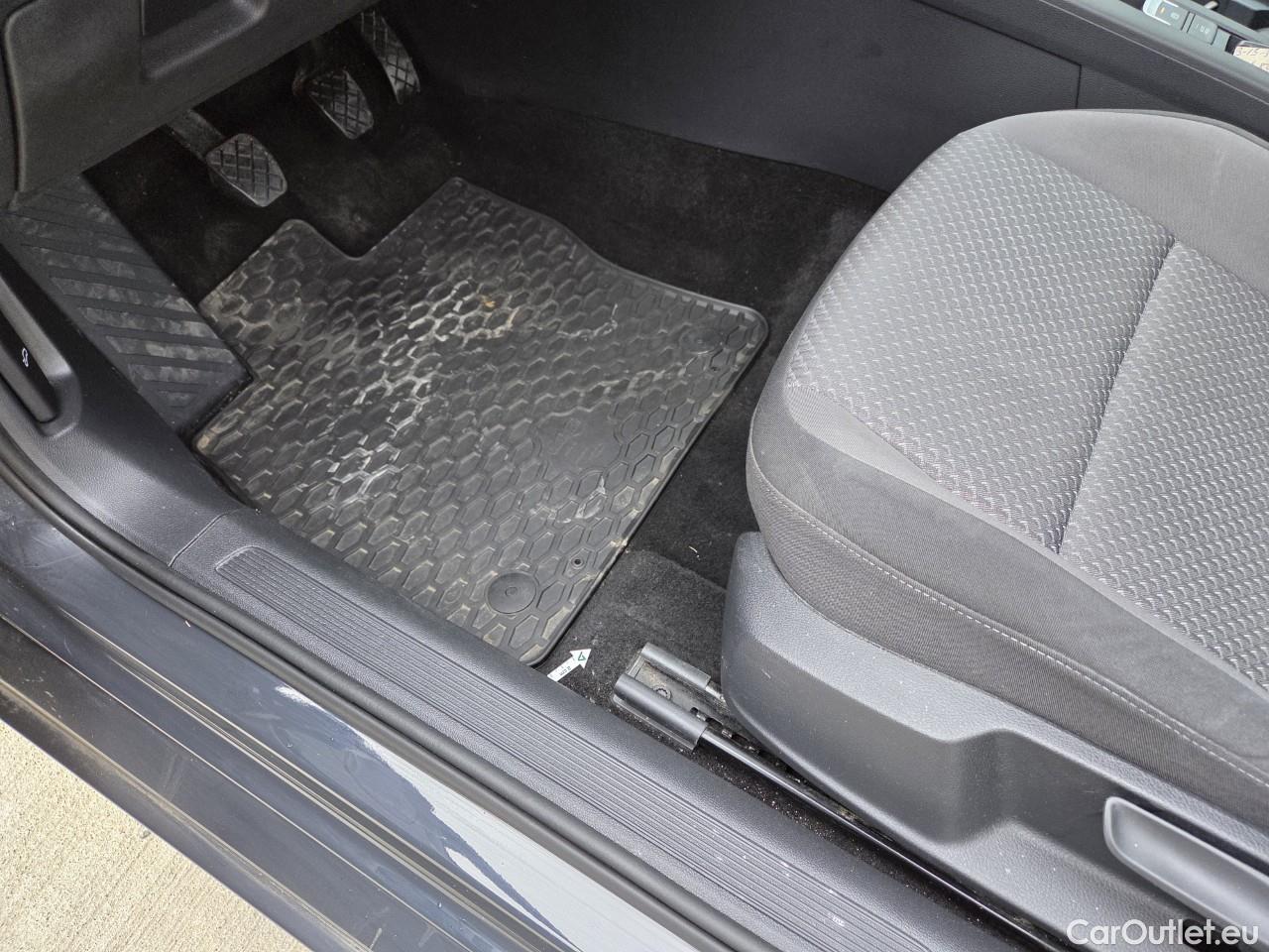  Volkswagen  Passat Advance 1.5 TSI ACT 150 CP #49