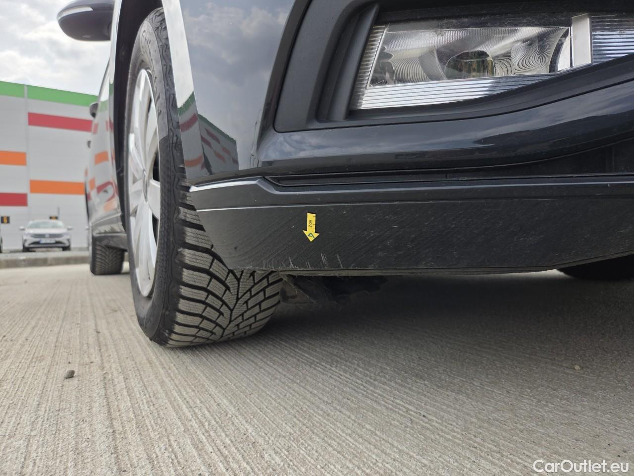  Volkswagen  Passat Advance 1.5 TSI ACT 150 CP #5