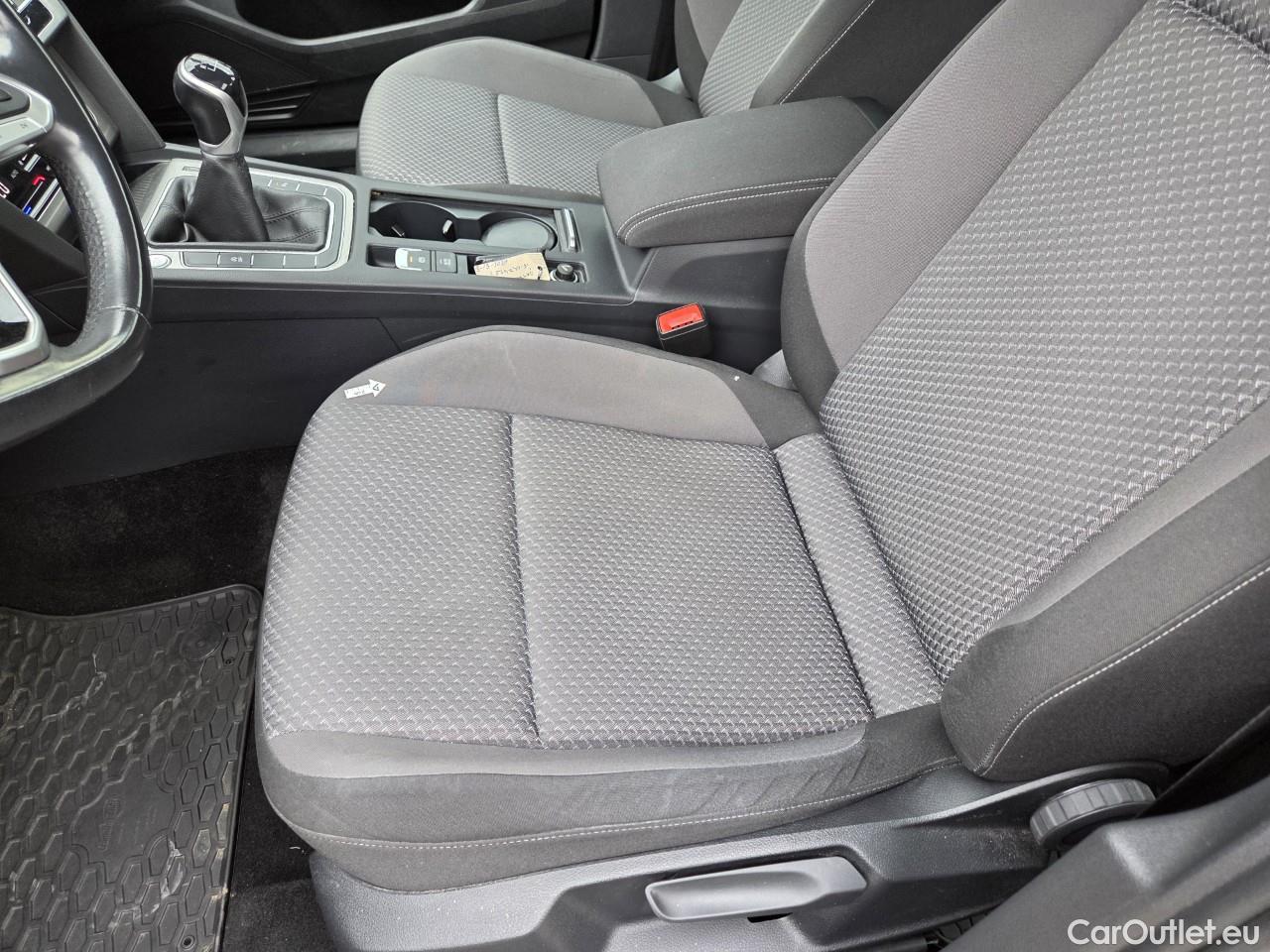  Volkswagen  Passat Advance 1.5 TSI ACT 150 CP #52