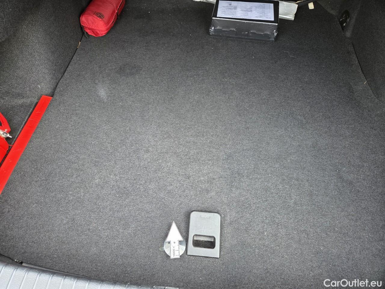  Volkswagen  Passat Advance 1.5 TSI ACT 150 CP #38