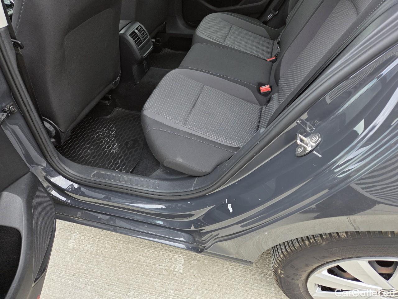  Volkswagen  Passat Advance 1.5 TSI ACT 150 CP #34