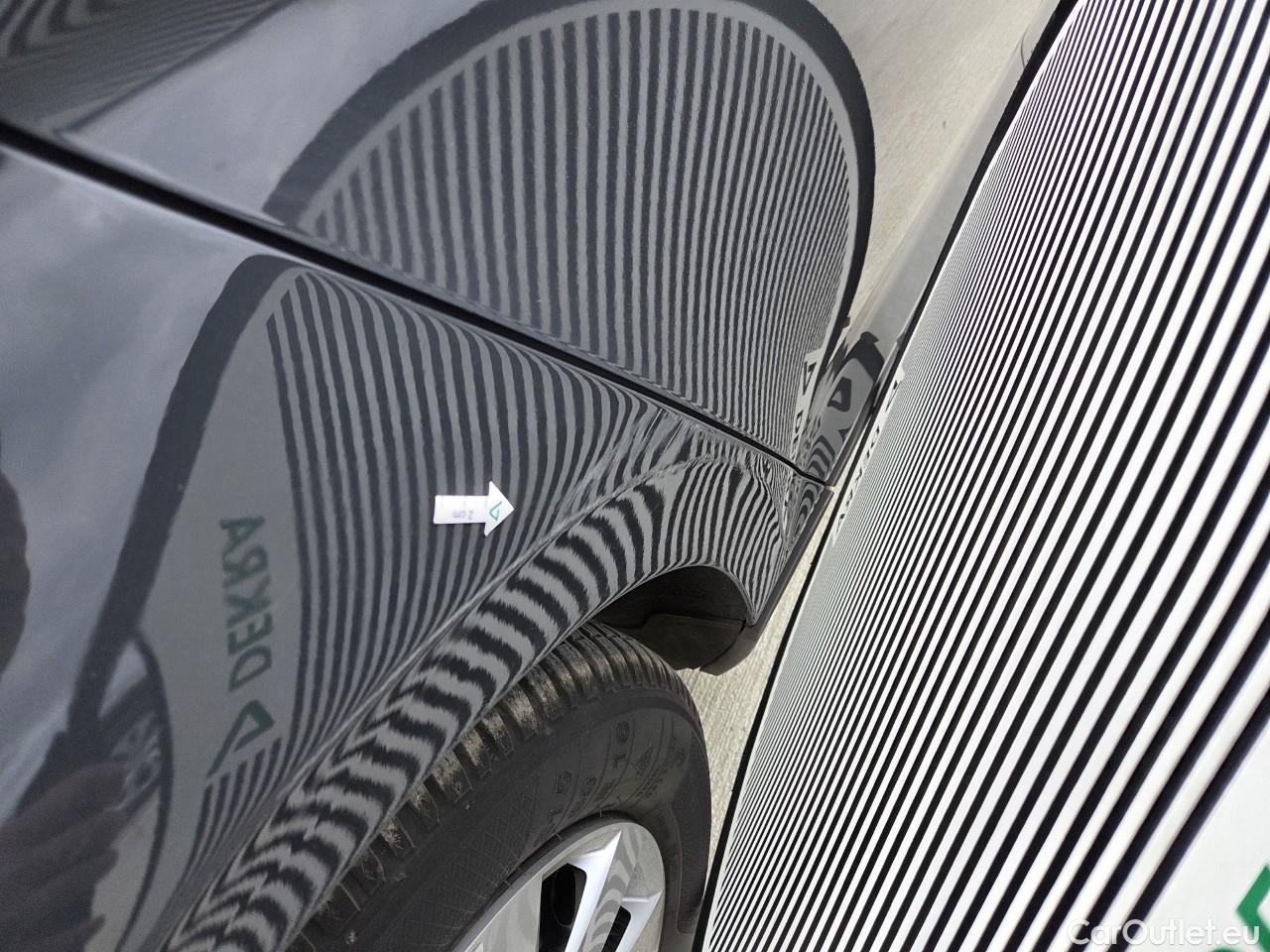  Volkswagen  Passat Advance 1.5 TSI ACT 150 CP #29