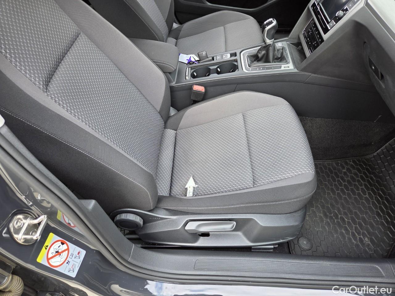  Volkswagen  Passat Advance 1.5 TSI ACT 150 CP #37