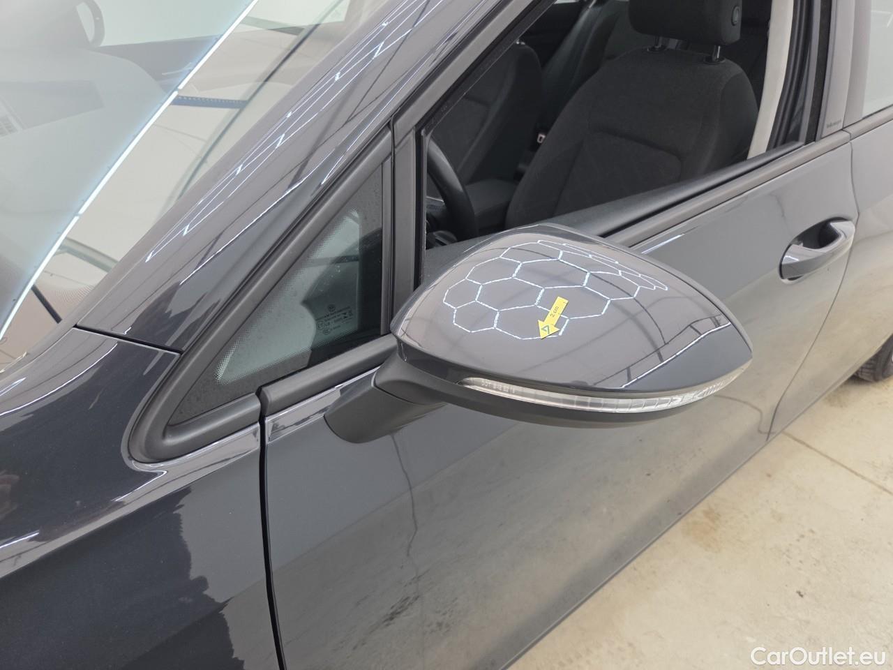  Volkswagen  Golf  2.0 TDI 116HP DSG Life Variant #8