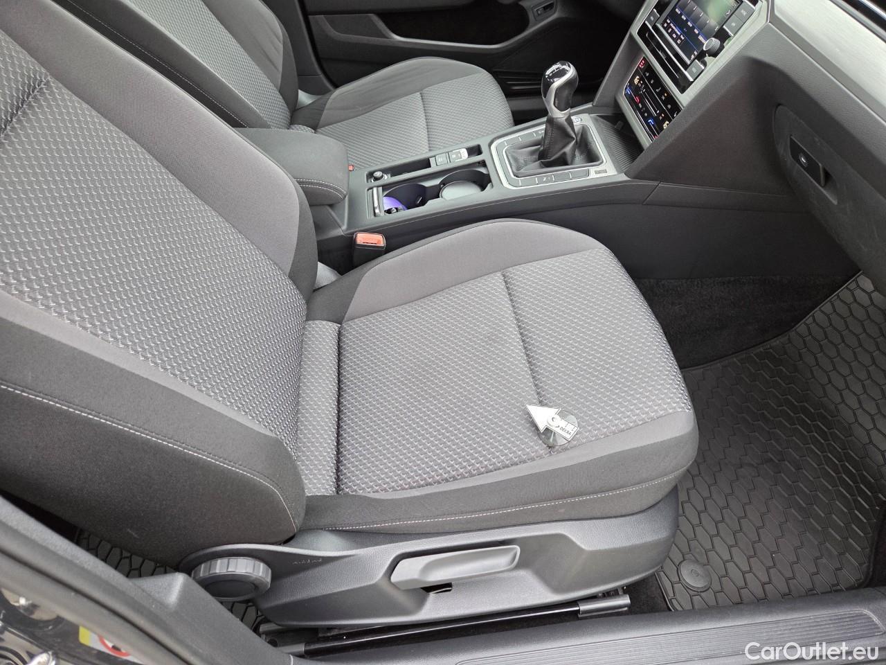  Volkswagen  Passat Advance 1.5 TSI ACT 150 CP #36