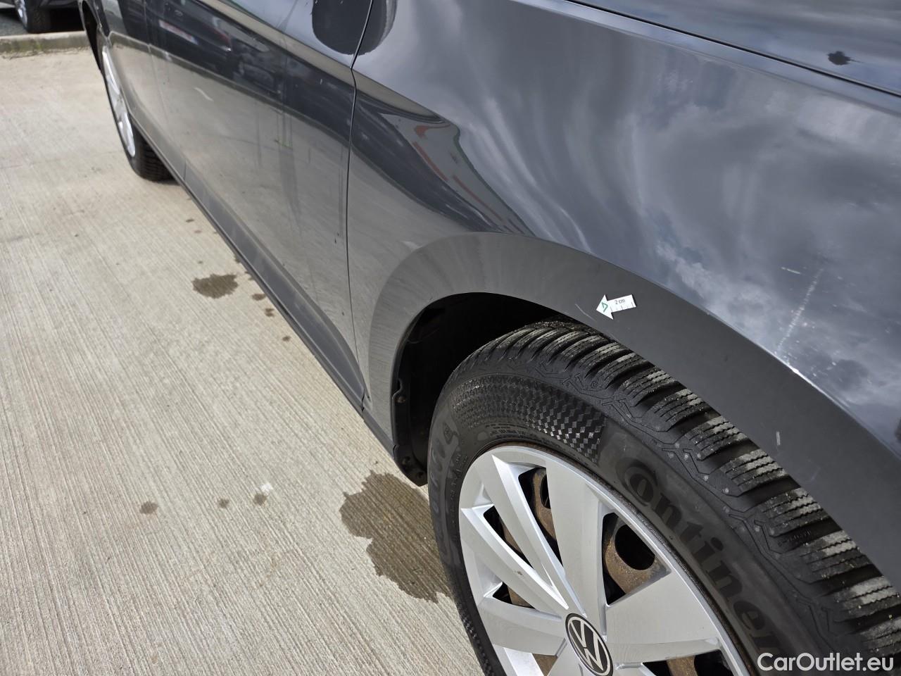  Volkswagen  Passat Advance 1.5 TSI ACT 150 CP #8