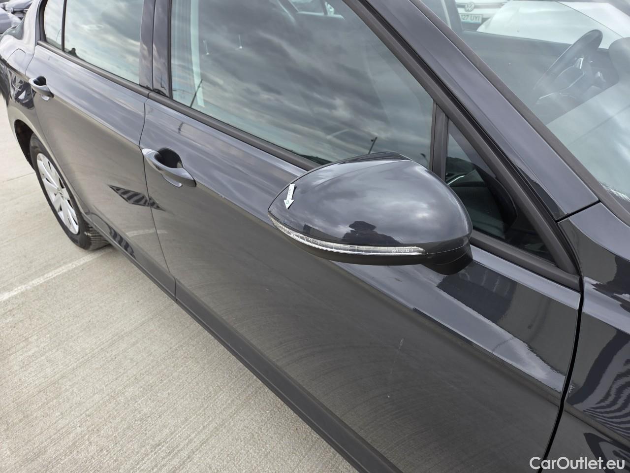  Volkswagen  Passat Advance 1.5 TSI ACT 150 CP #23