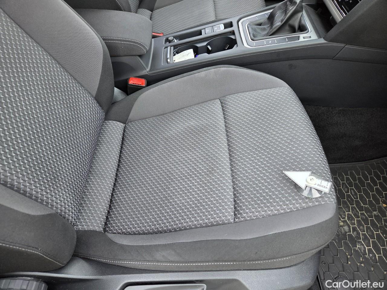  Volkswagen  Passat Advance 1.5 TSI ACT 150 CP #50