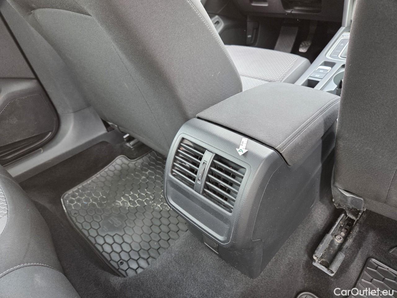  Volkswagen  Passat Advance 1.5 TSI ACT 150 CP #52