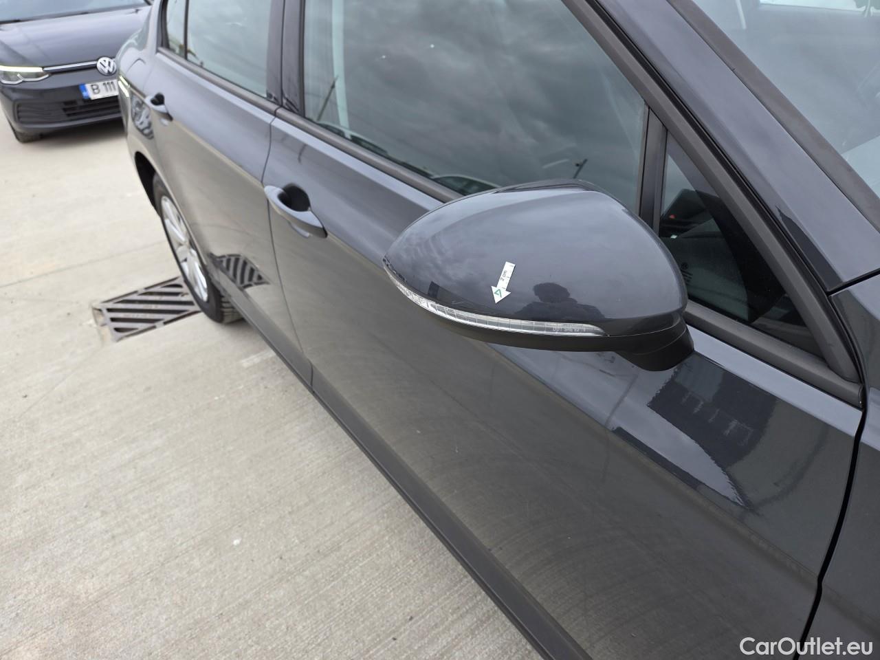  Volkswagen  Passat Advance 1.5 TSI ACT DSG 150 CP #20