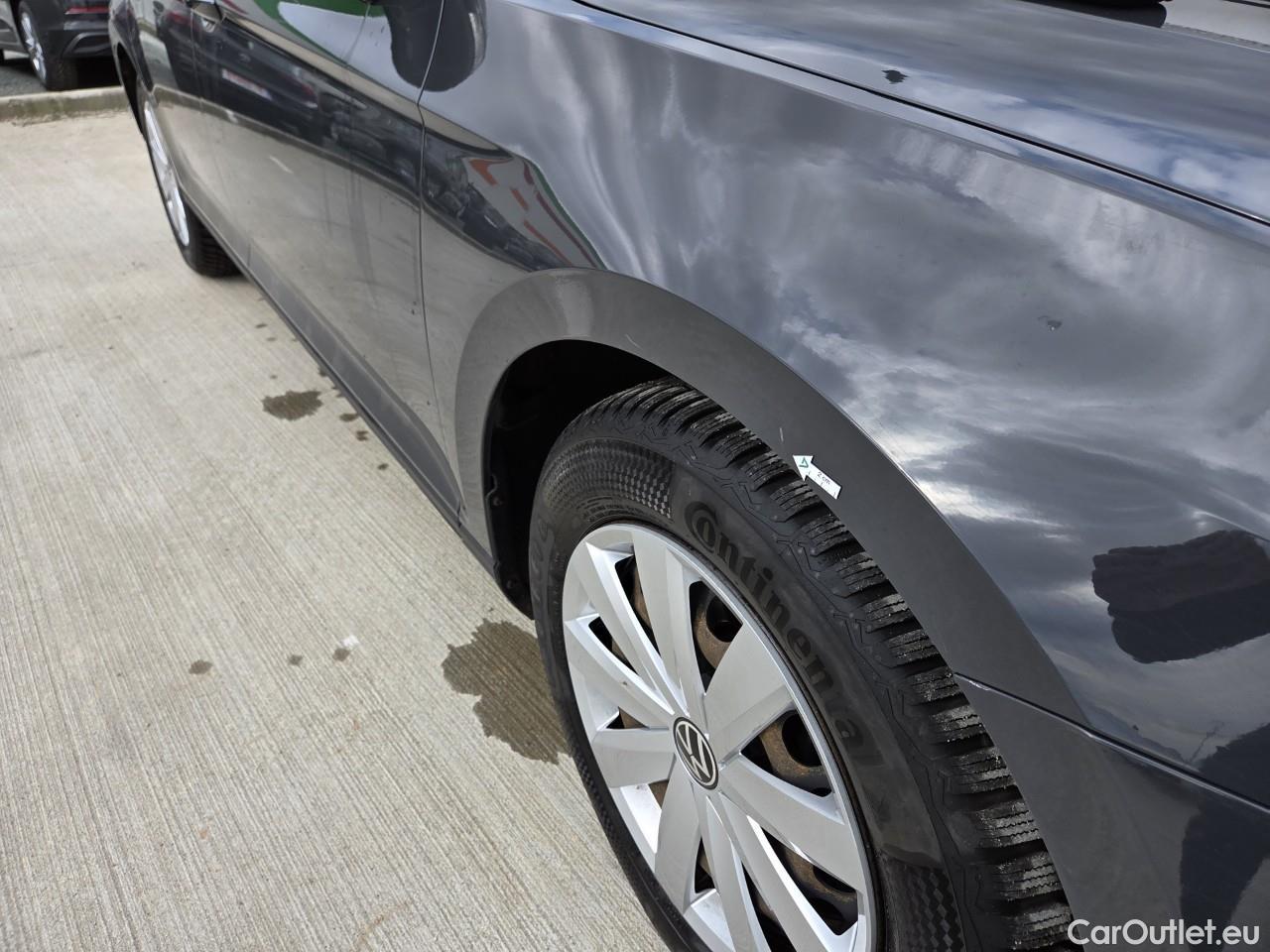  Volkswagen  Passat Advance 1.5 TSI ACT 150 CP #9