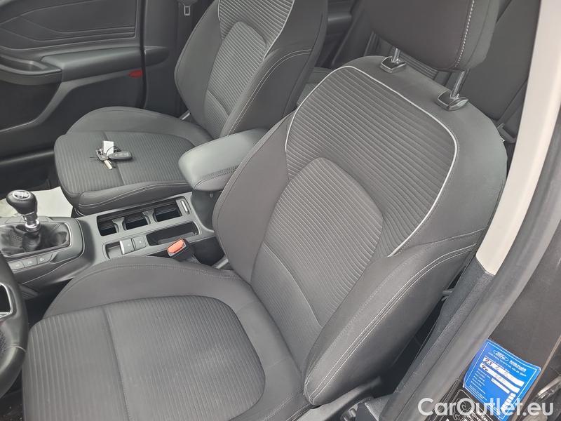  Ford  Focus   Turnier (CGE)(2018->) Foc.Kom.1.5EBl.120 Titanium #10