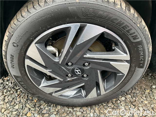  Hyundai  Bayon  1.0 T-GDI Play 5d #9