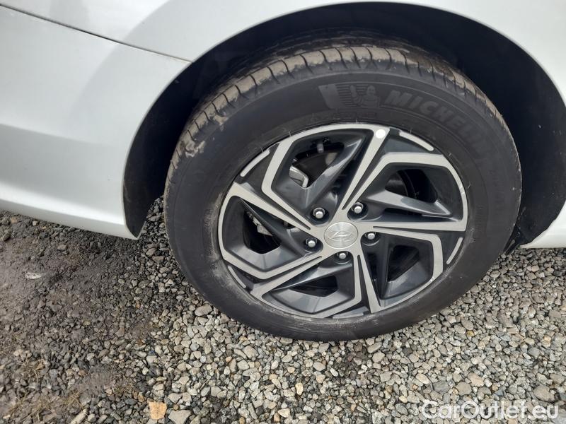  Hyundai  i30   cw (PD)(2017->)  kom.1.0TGDI Family Comf #4