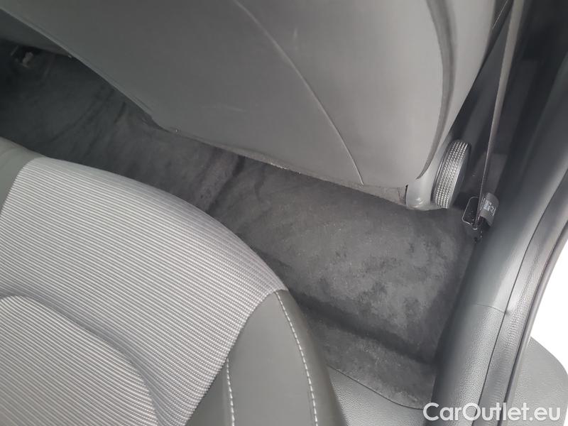  Hyundai  i30   cw (PD)(2017->)  kom.1.0TGDI Family Comf #5