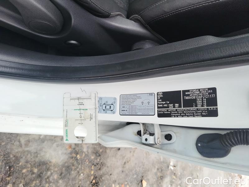  Hyundai  i30  (PD)(01.2017  ->)  kom.1.5T-GDI Smart 5d #8