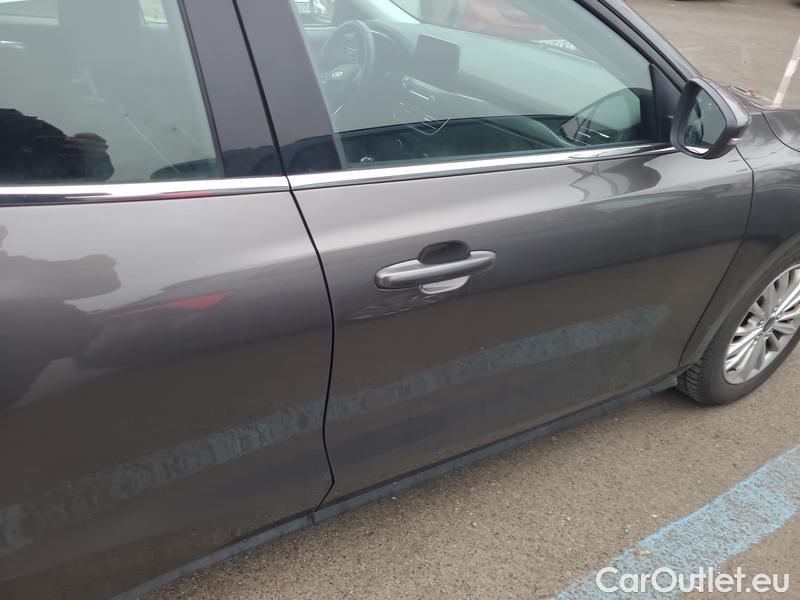  Ford  Focus   Turnier (CGE)(2018->) Foc.Kom.1.5EBl.120 Titanium #22