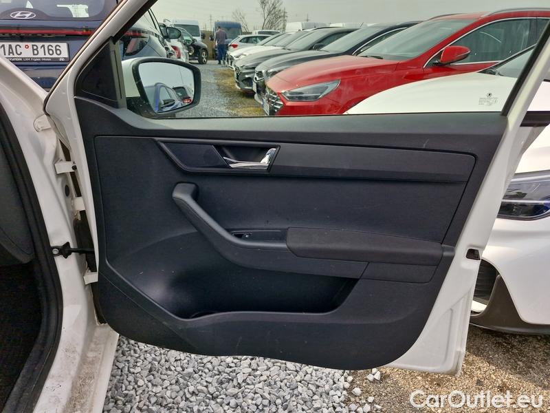  Skoda  Fabia  Combi (2015)  Com 1.0TSI 81 Ambition #13