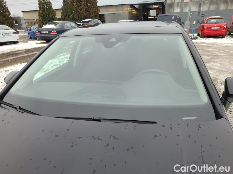  Volkswagen  Golf  VIII (CD1) (2019) 1,5 TSI 96 Life 5d #1