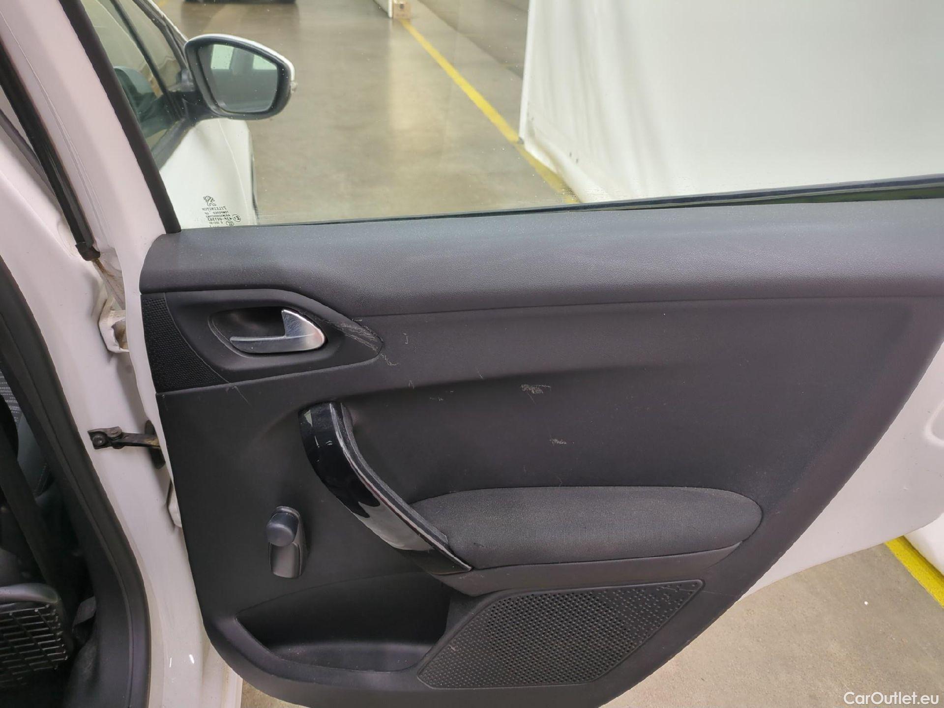  Peugeot  208  Affaire Premium Pack 1.5 HDi 100CV BVM5 E6dT #16