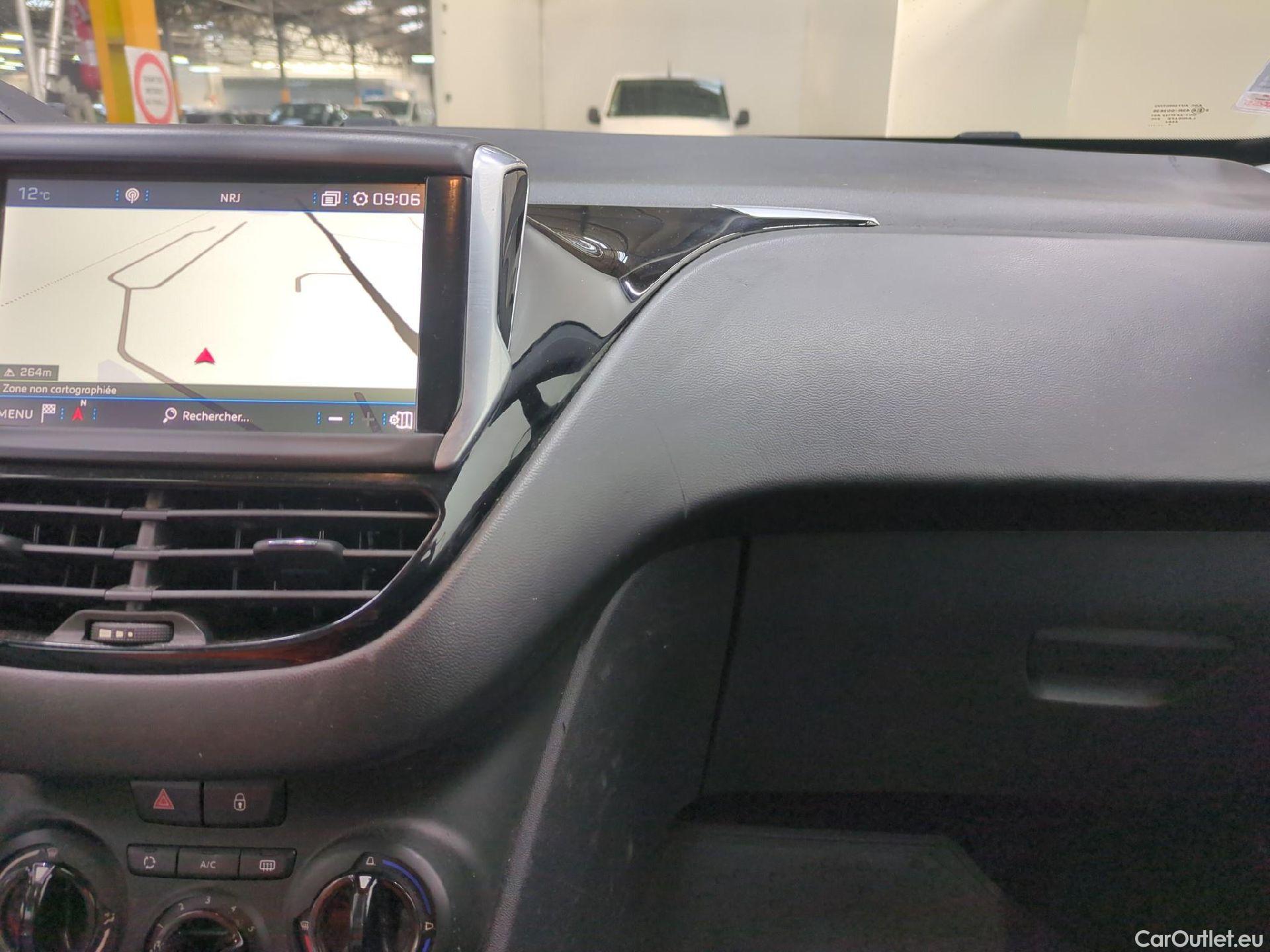  Peugeot  208  Affaire Premium Pack 1.5 HDi 100CV BVM5 E6dT #2