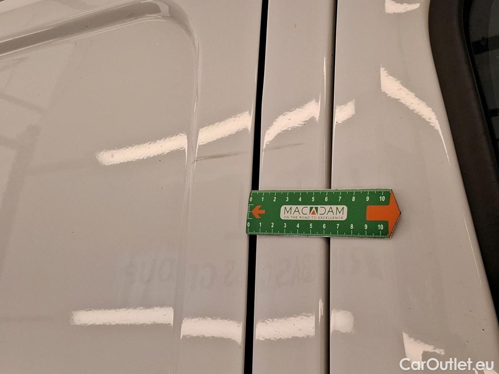  Renault  Trafic  Fourgon L2H1 3T Grand Confort 2.0 dCi 130CV BVM6 E6d #29