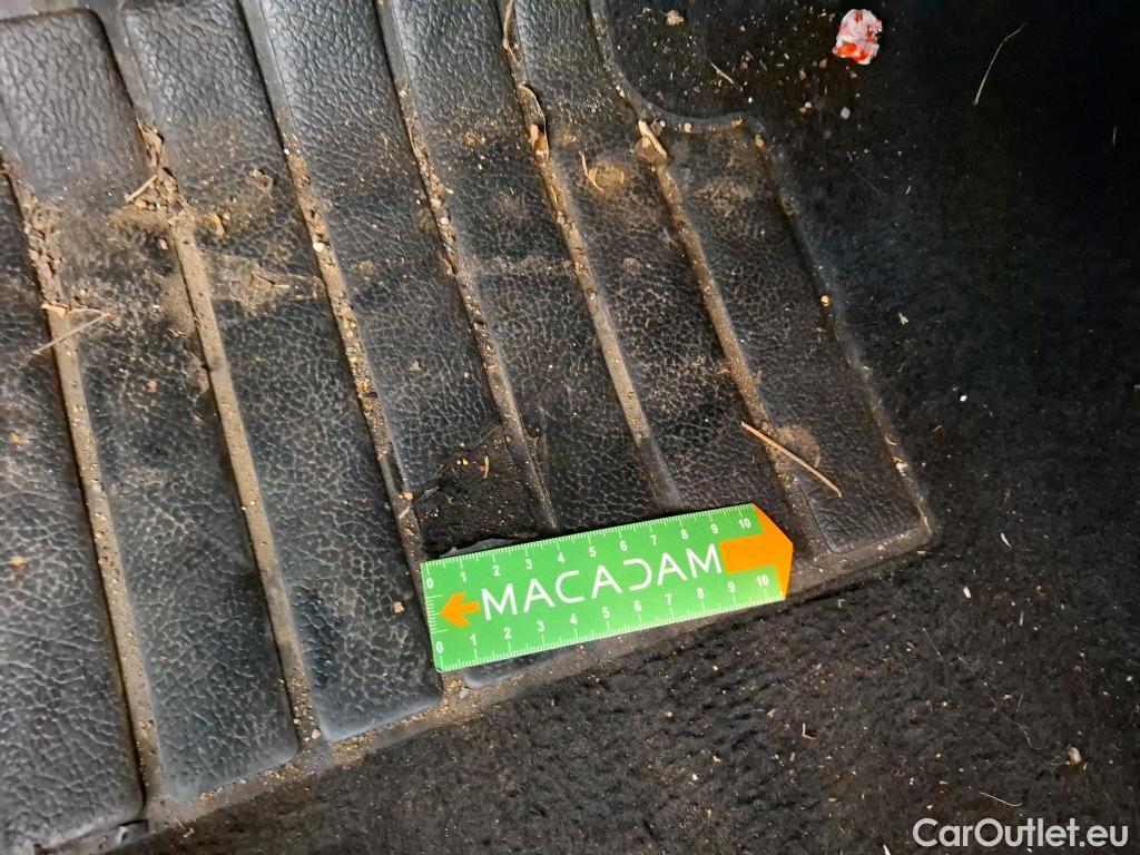  Renault  Megane  IV Berline 5pt. Société Air Nav 1.5 dCi 90CV BVM6 E6 #29