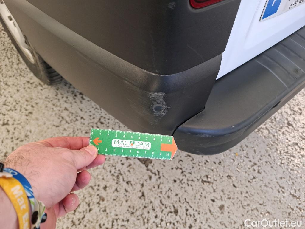  Renault  Trafic  Fourgon L2H1 3T Grand Confort 2.0 dCi 130CV BVM6 E6d #32