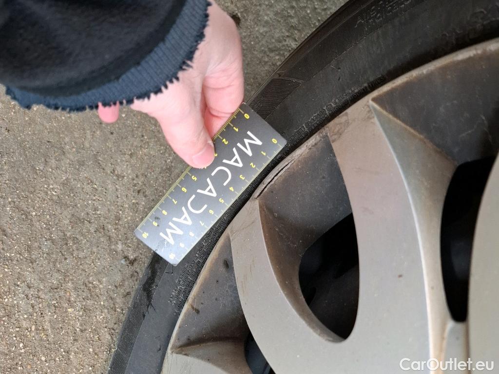  Renault  Clio  IV Air MediaNav 1.5 dCi 75CV BVM5 E6 #21