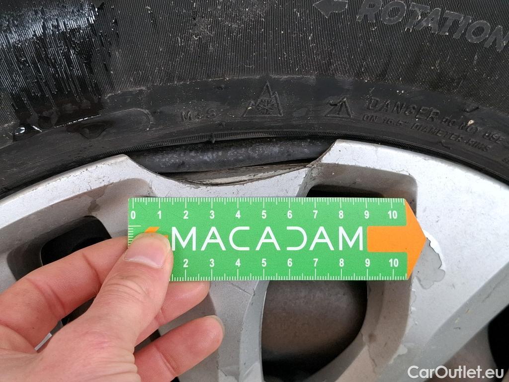  Renault  Megane  IV Berline 5pt. Société Air Nav 1.5 dCi 90CV BVM6 E6 #33