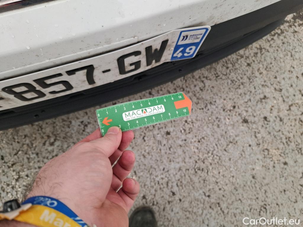  Renault  Trafic  Fourgon L2H1 3T Grand Confort 2.0 dCi 130CV BVM6 E6d #18