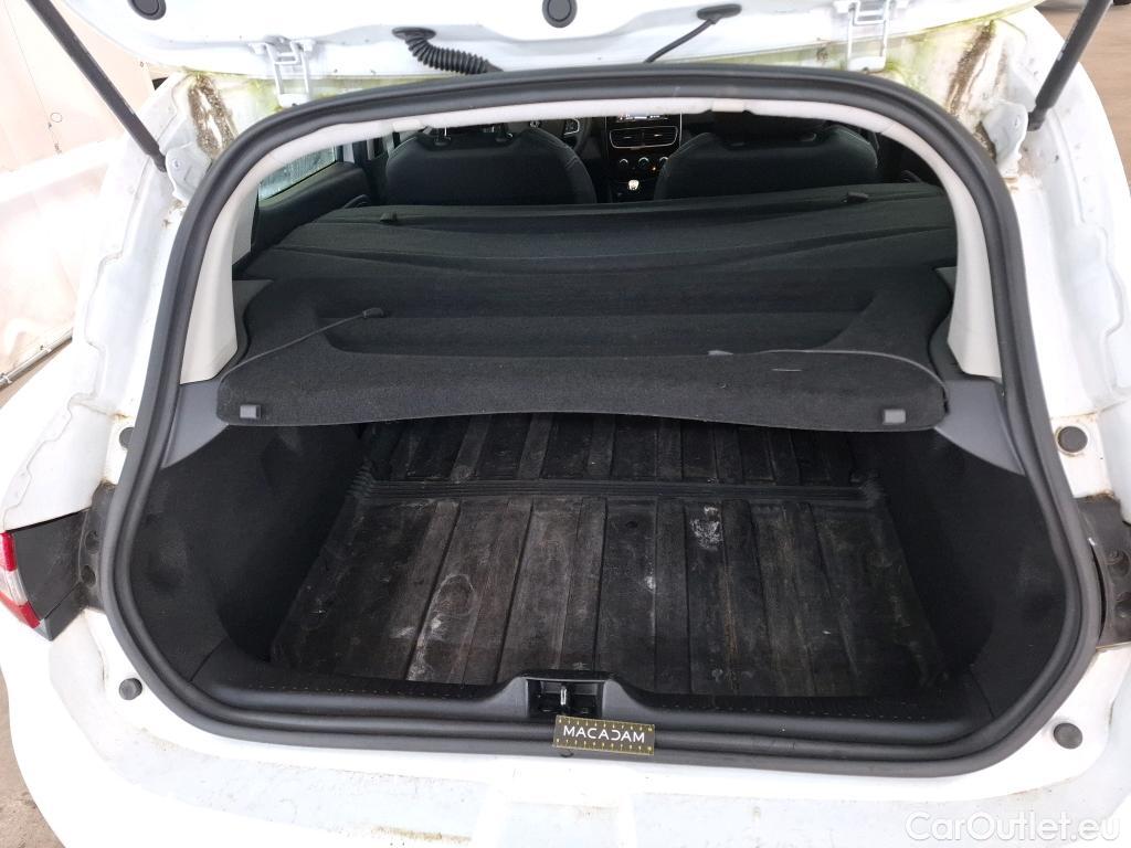  Renault  Clio  IV Air MediaNav 1.5 dCi 75CV BVM5 E6 #13