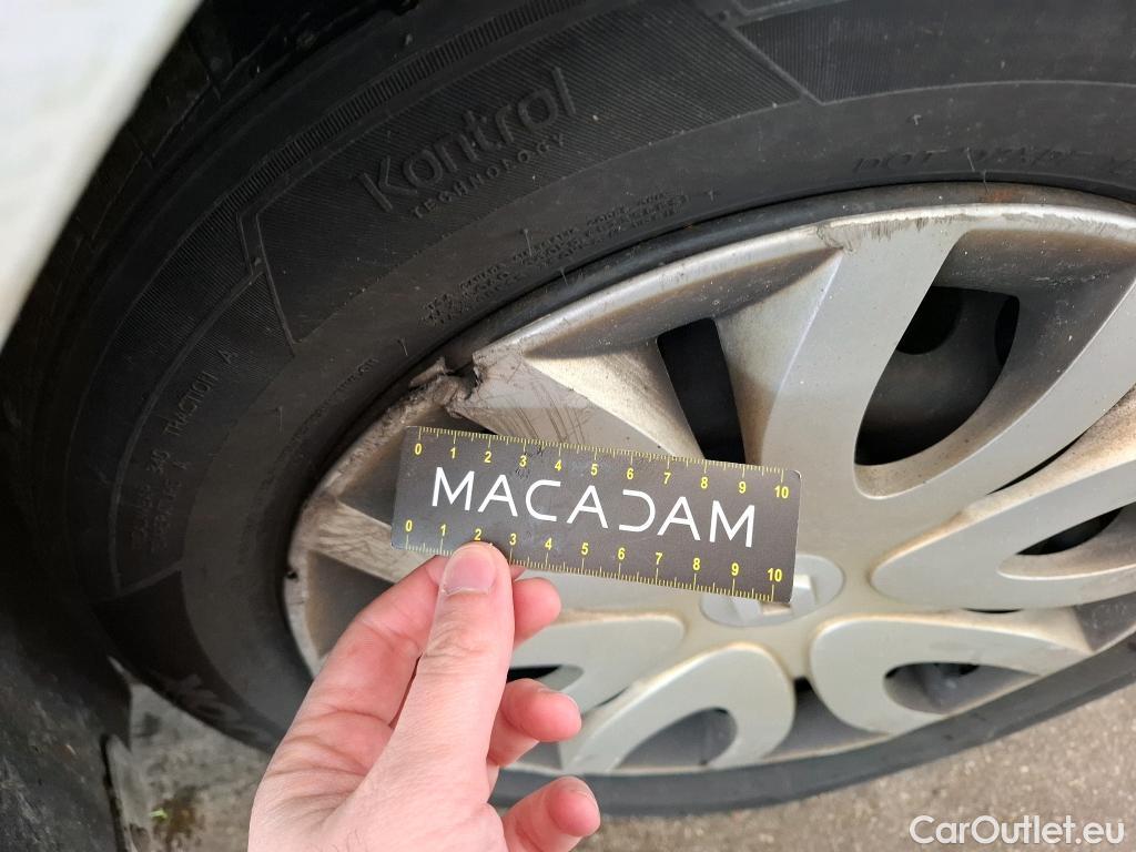  Renault  Clio  IV Air MediaNav 1.5 dCi 75CV BVM5 E6 #24