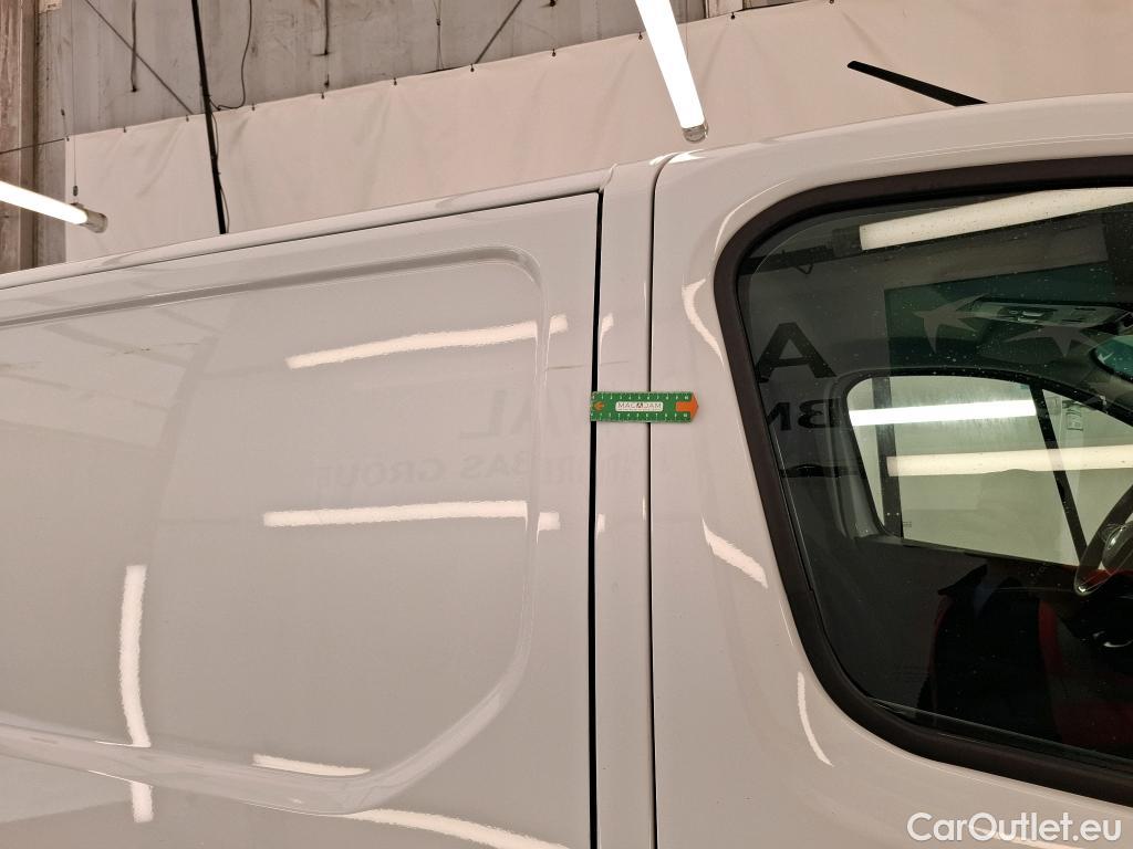  Renault  Trafic  Fourgon L2H1 3T Grand Confort 2.0 dCi 130CV BVM6 E6d #28