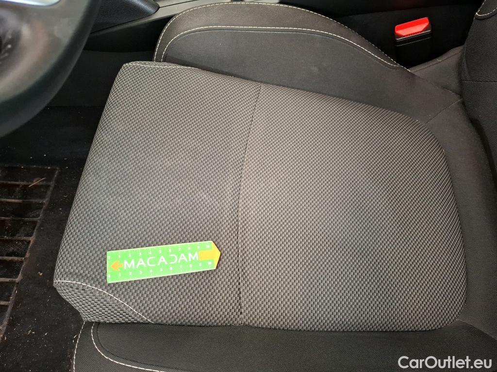  Renault  Megane  IV Berline 5pt. Société Air Nav 1.5 dCi 90CV BVM6 E6 #37