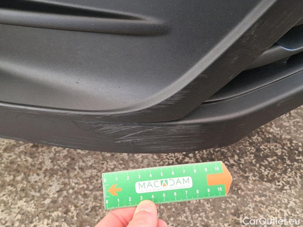  Renault  Trafic  Fourgon L2H1 3T Grand Confort 2.0 dCi 130CV BVM6 E6d #29