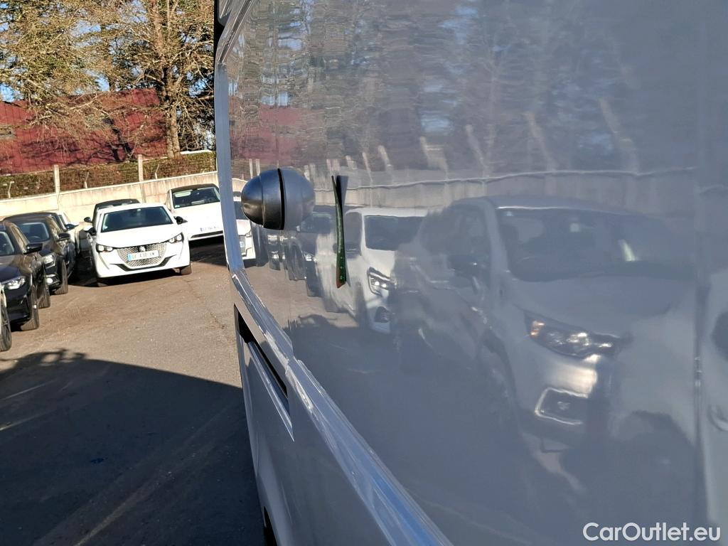  Renault  Trafic RENAULT  / 2019 / 4P / Fourgon tole NV FG GCF L2H2 1200 Energy dCi 145 #15