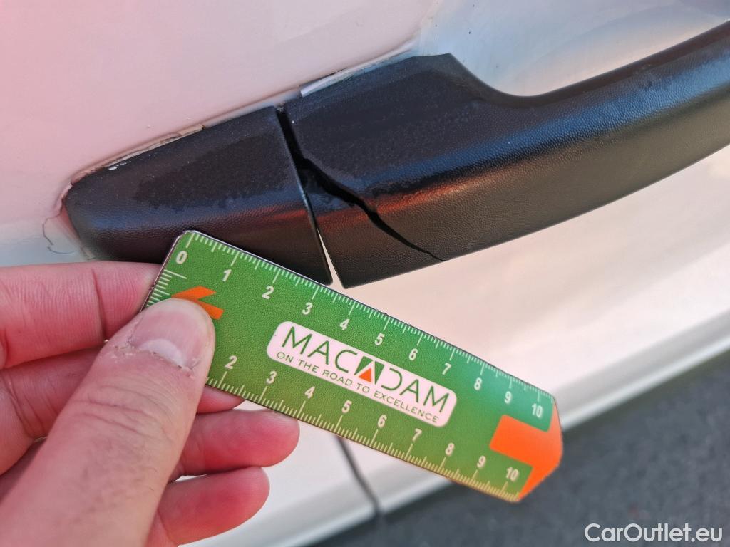  Renault  Trafic RENAULT  / 2019 / 4P / Fourgon tole NV FG GCF L2H2 1200 Energy dCi 145 #32