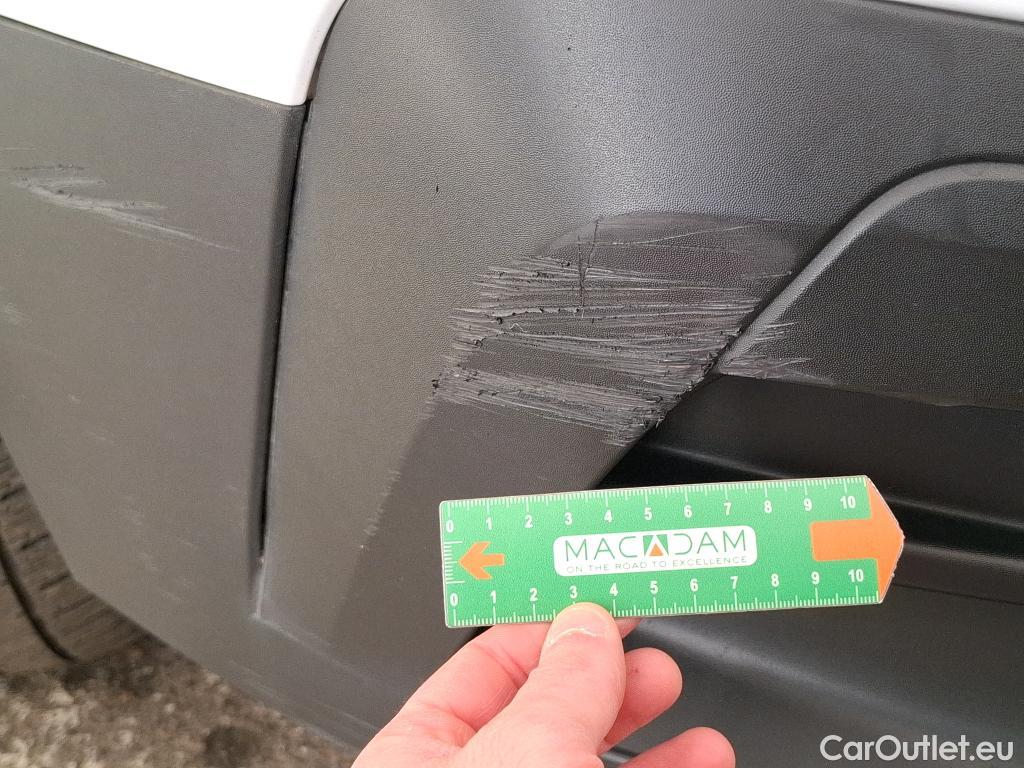  Renault  Trafic  Fourgon L2H1 3T Grand Confort 2.0 dCi 130CV BVM6 E6d #31