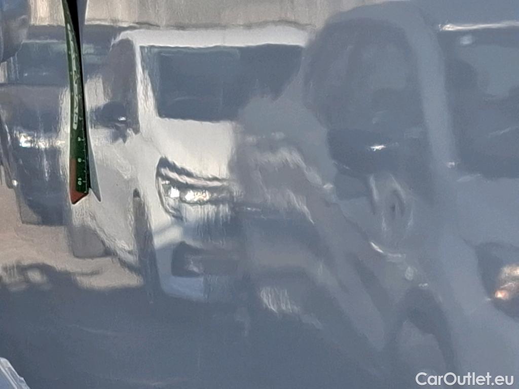  Renault  Trafic RENAULT  / 2019 / 4P / Fourgon tole NV FG GCF L2H2 1200 Energy dCi 145 #17