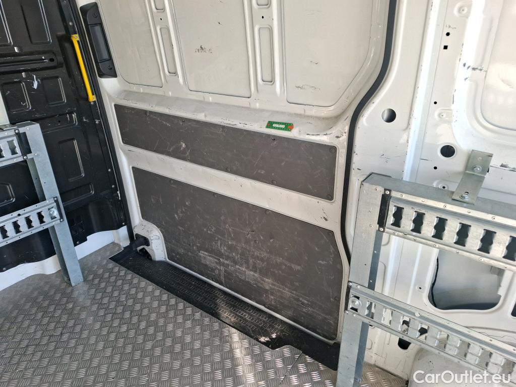  Volkswagen  Crafter VOLKSWAGEN  / 2017 / 4P / Fourgon tôlé 2.0TDI 140 30 L3H3 Business #87