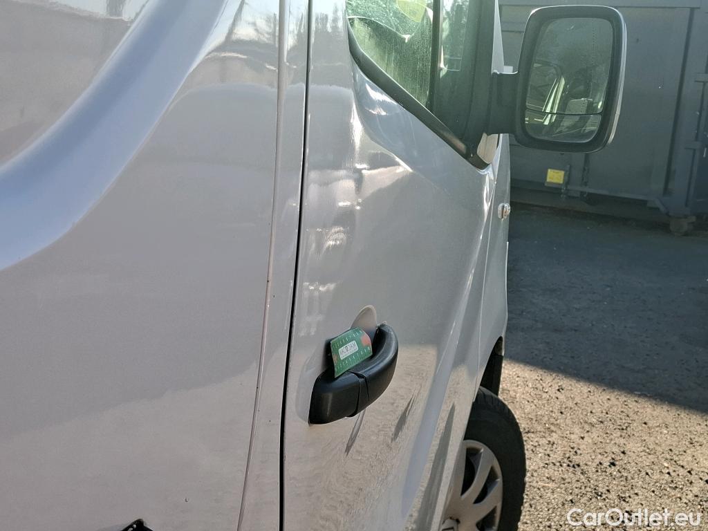  Renault  Trafic RENAULT  / 2019 / 4P / Fourgon tole NV FG GCF L2H2 1200 Energy dCi 145 #21