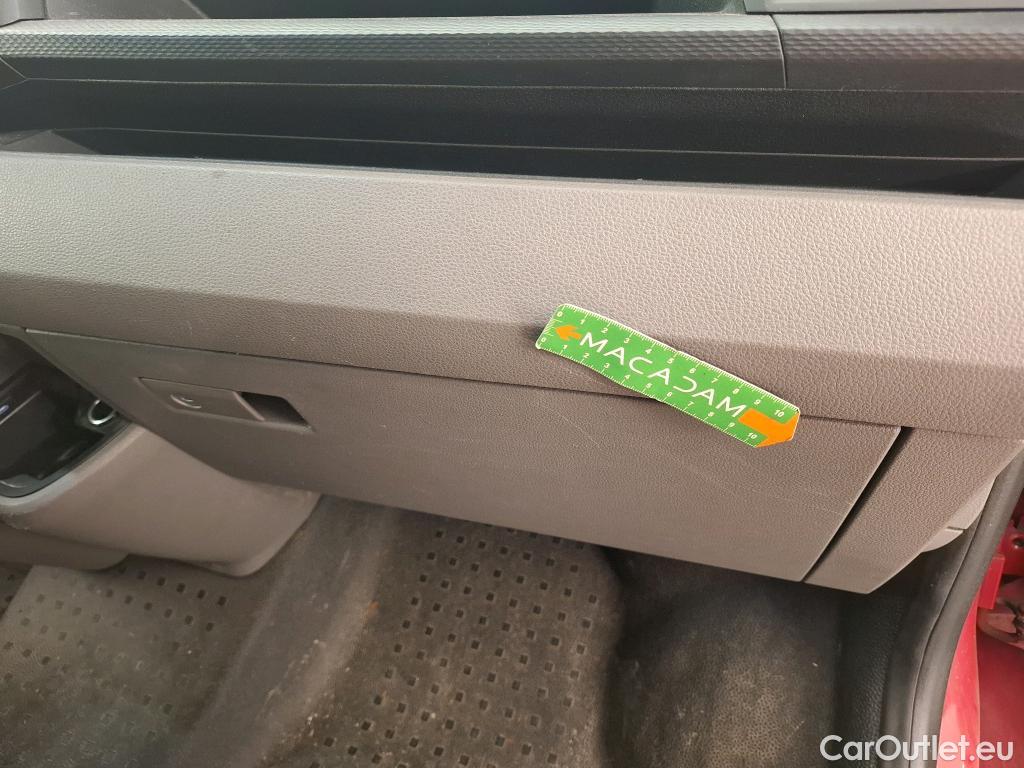  Volkswagen  Transporter VOLKSWAGEN  / 2019 / 4P / Fourgon tôlé 2.0 TDi 150 DSG7 L1H1 Business Line #50