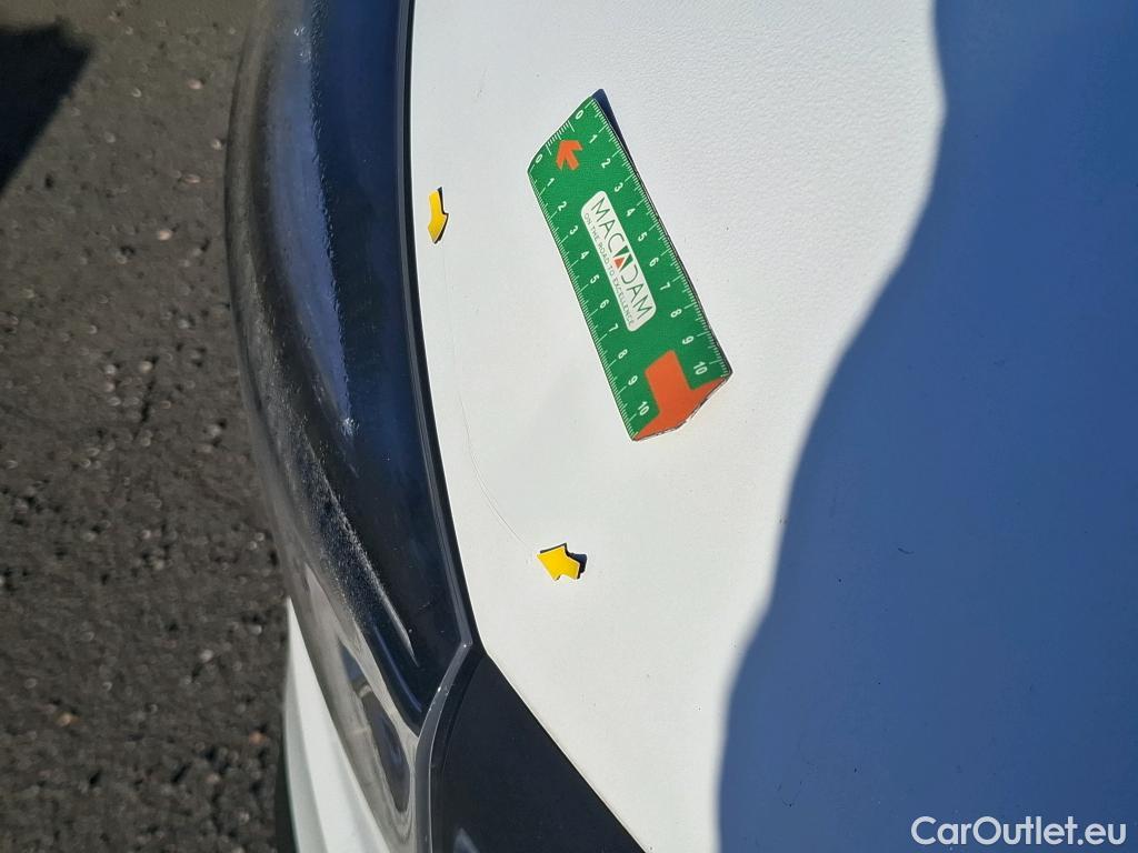  Renault  Trafic RENAULT  / 2019 / 4P / Fourgon tole NV FG GCF L2H2 1200 Energy dCi 145 #11