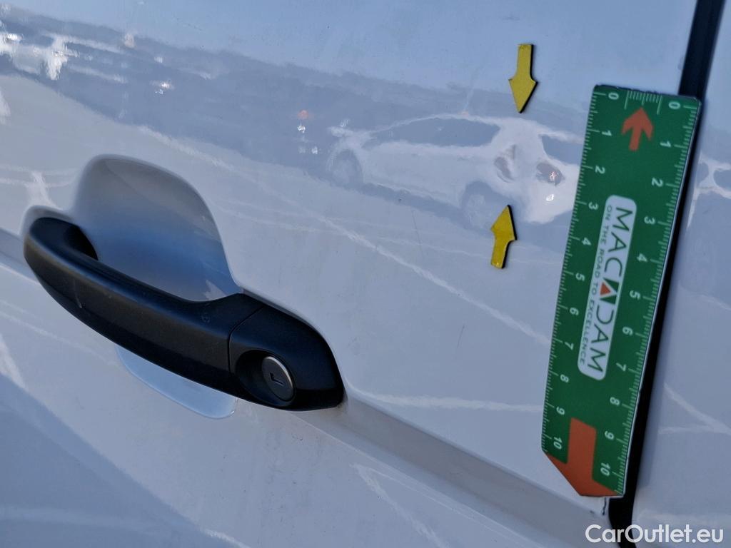  Volkswagen  Crafter VOLKSWAGEN  / 2017 / 4P / Fourgon tôlé 2.0TDI 140 30 L3H3 Business #102