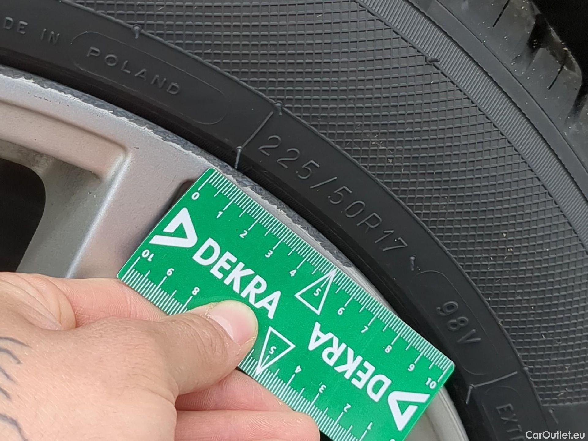  Bmw  Serie 3 BMW Série 3 Touring / 2022 / 5P / Break 320e 204ch Business Design BVA8 Hybride #5